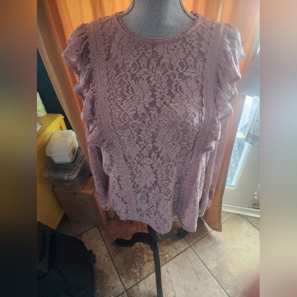 Elegant Lace Ruffle Top - Pink Size L
